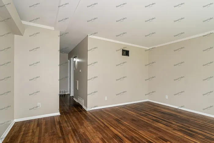 10623 Hallwood Dr — Photo 4