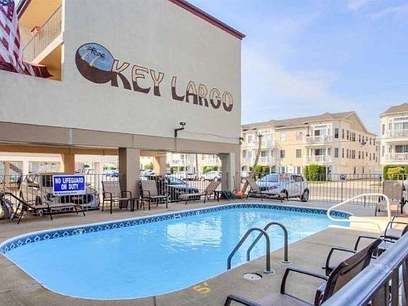 3rd image of 320 E Wildwood Ave #306