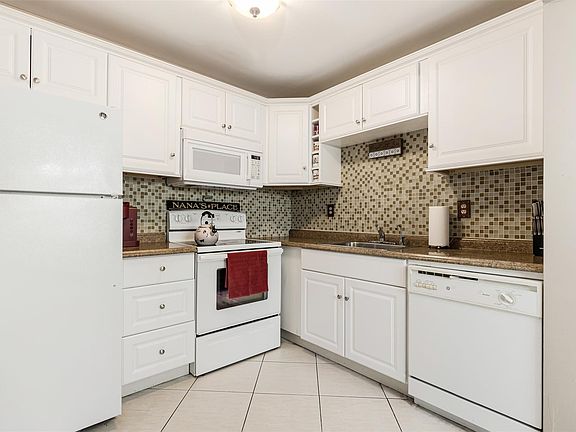 3rd image of 319 Monaco G #319