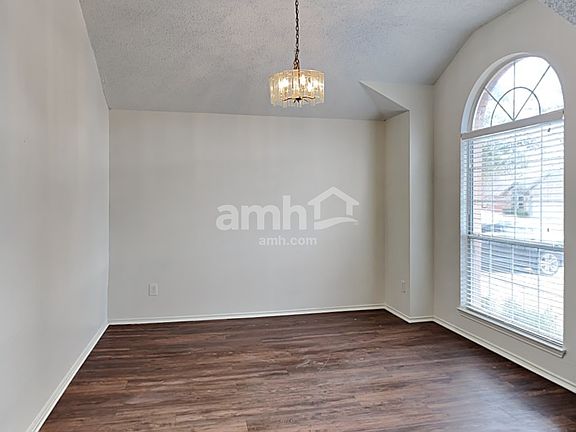 4th image of 1317 Forbes Dr