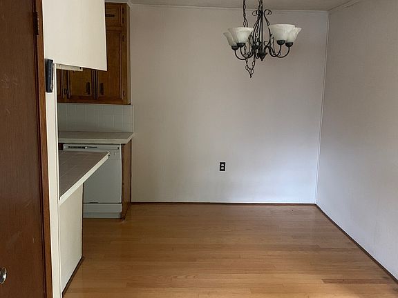 5th image of 136 W Ouachita #494