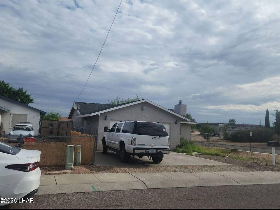 2nd image of 2847 Chambers Ave
