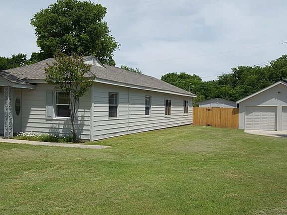 3rd image of 629 Dale Ln