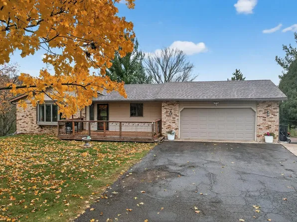 719 Countryview Cir, Hudson, WI 54016