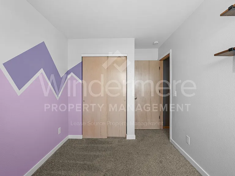 909 E 1st Ave — Photo 28