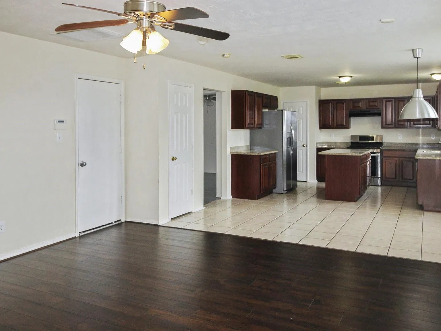 3 bed, 2.5 bath, 2392 sqft, $2,250 — Photo 4