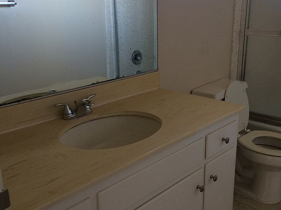 3rd image of 858 Gwyne Ave