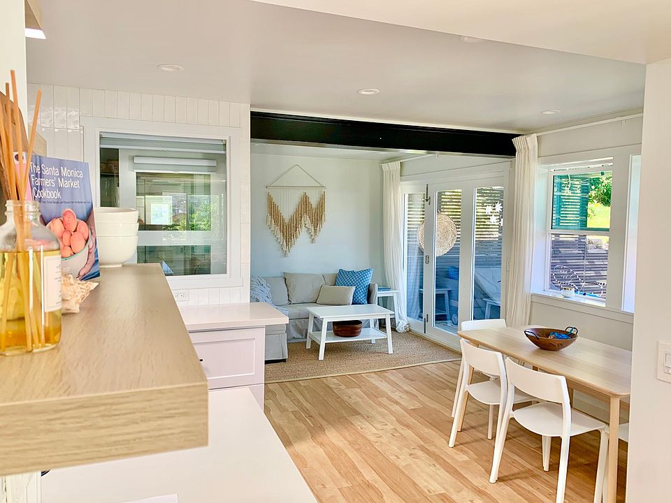 Living, dining room