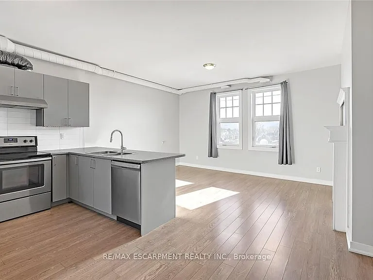 657 Barton St E #302 — Photo 5