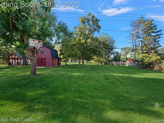4th image of 3111 Mann Rd
