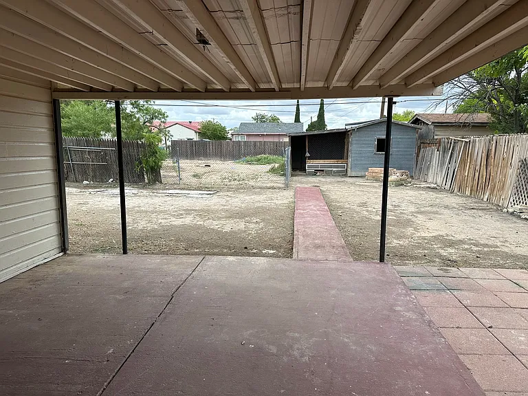 1107 N Colpitts Blvd — Photo 2