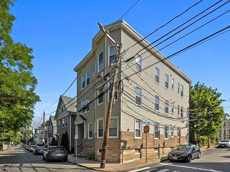 84 Line St #2 — Photo 18