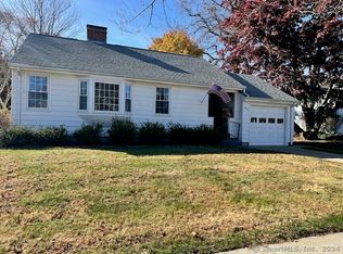 869 Montauk Ave, New London, CT 06320