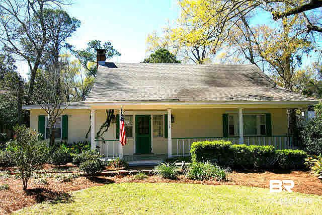 1st image of 118 Pecan Ave