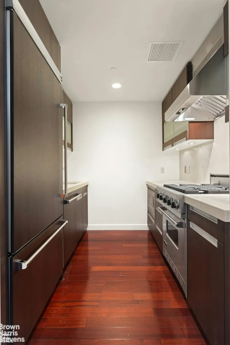 Primary Photo - 125 W 21st St #8C