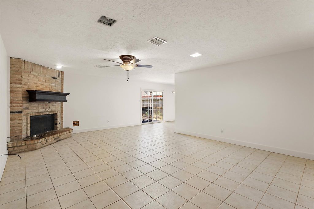Apartment in Pasadena, Harris - View 4
