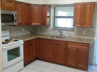 104 SW 2nd Ave, Hallandale, FL 33009