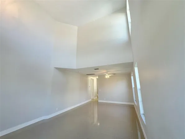 236 Belle Grove Ln, West Palm Beach, FL 33411