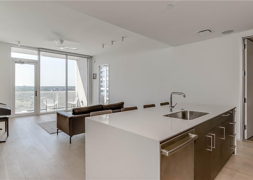 1st image of 301 West Ave #1707