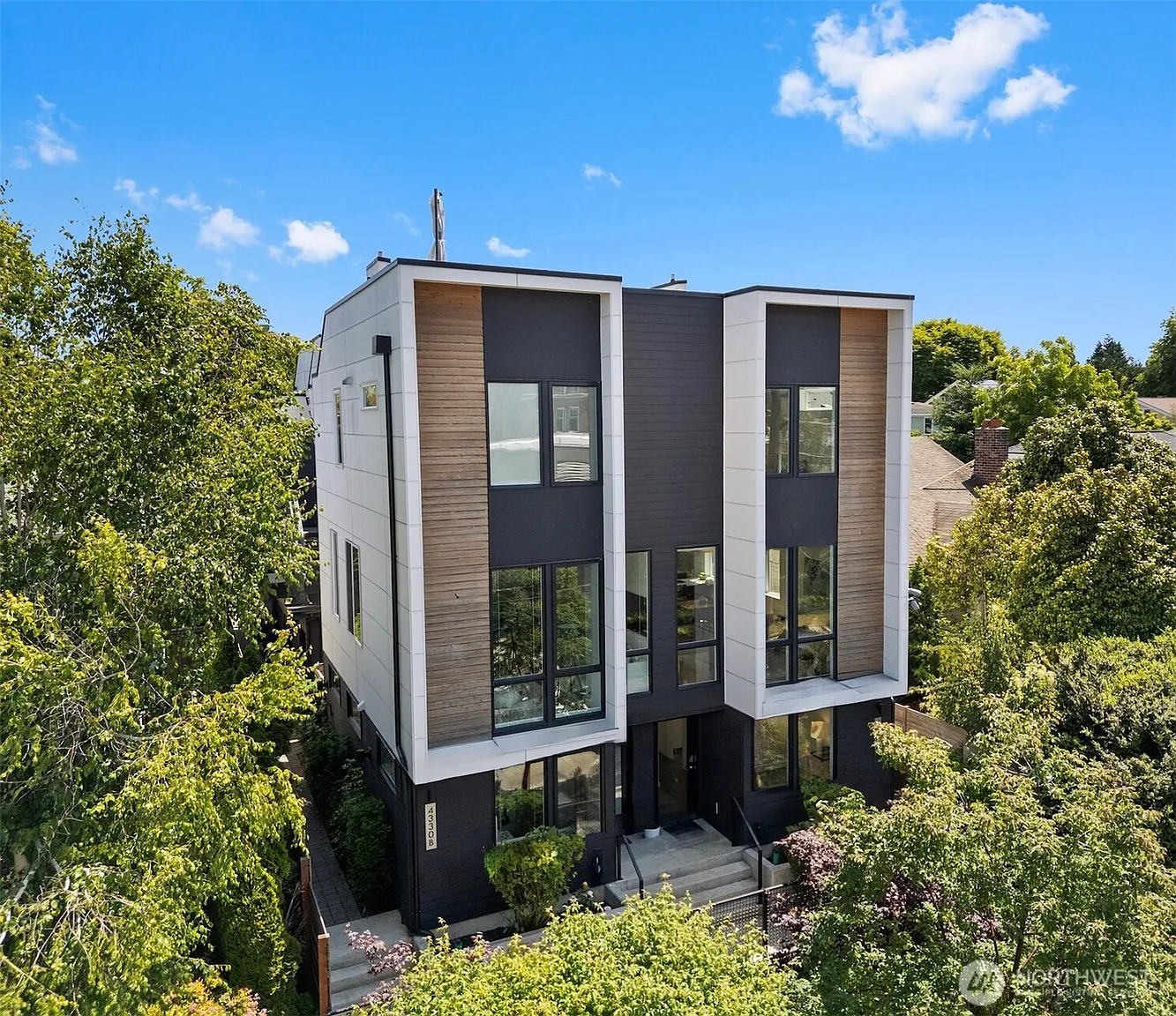 4330 Woodlawn Avenue N #A photo 1