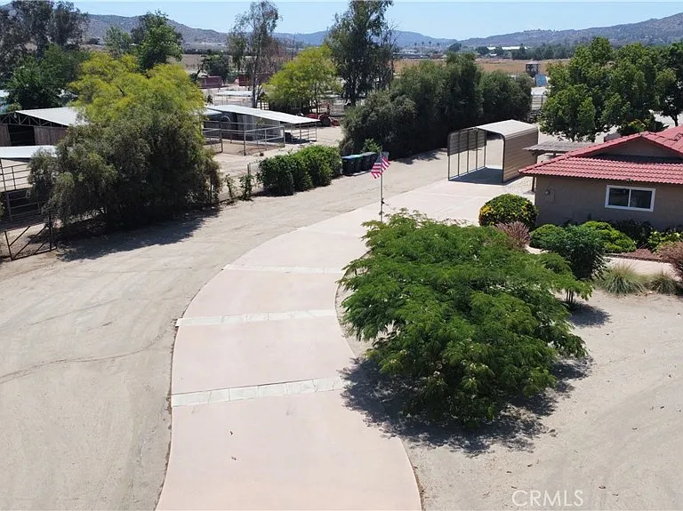 32105 Meadow Blossom Rd — Photo 2