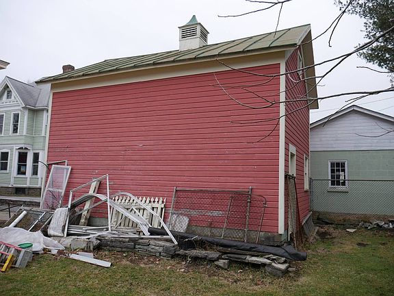 4th image of 19 Eaton St