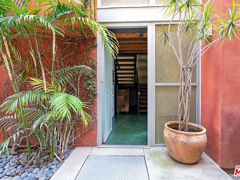 2114 Narcissus Ct — Photo 11