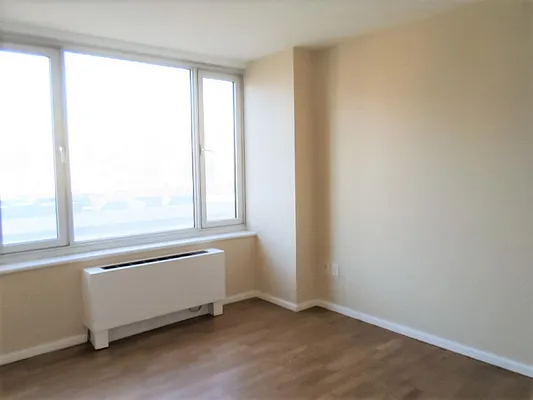 Sold by Manhattan Network Inc. | media 22