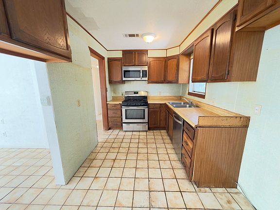 3rd image of 21 Ranger St