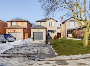 35 Carnelly Cres, Ajax, ON L1T 2H5