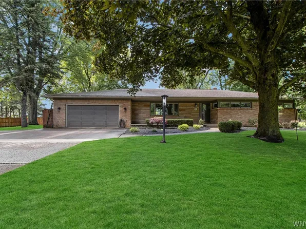 8225 Sheridan Dr, Williamsville, NY 14221