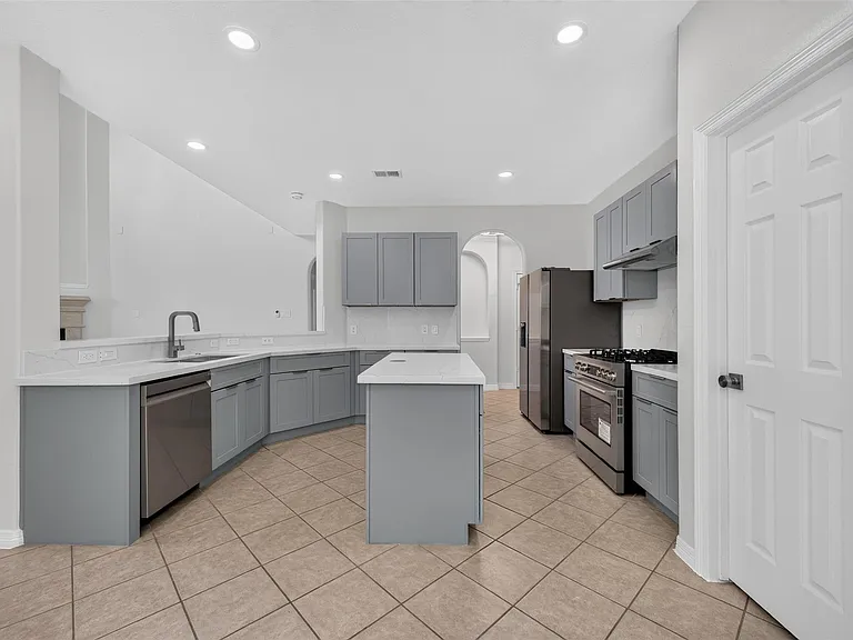 24542 Bella Veneza Dr — Photo 10