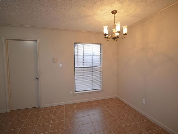 4th image of 129 E Pamela Dr