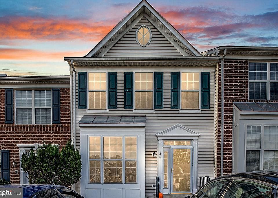 1st image of 104 Hillside Ct
