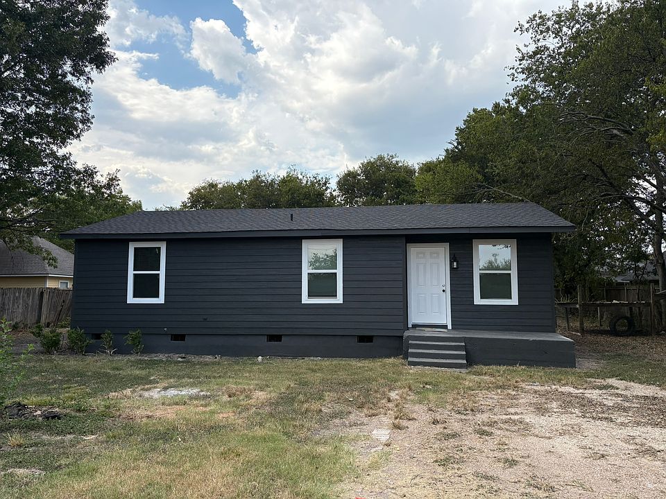 1st image of 103 Bradshaw Ct