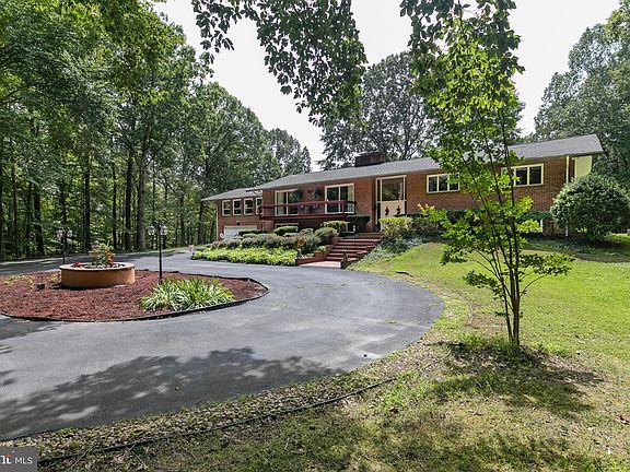 3rd image of 11113 Split Rail Ln