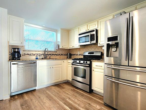 3rd image of 11415 Bristle Oak Trl