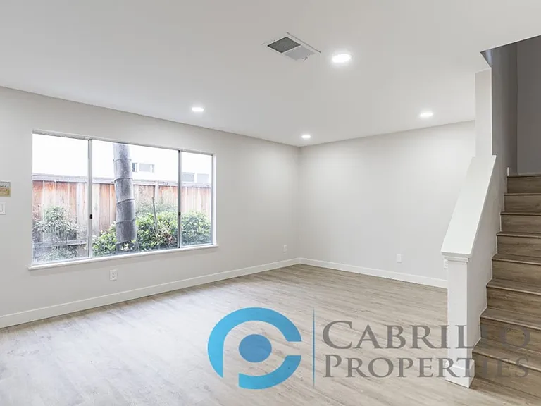 4776 Bancroft St — Photo 8