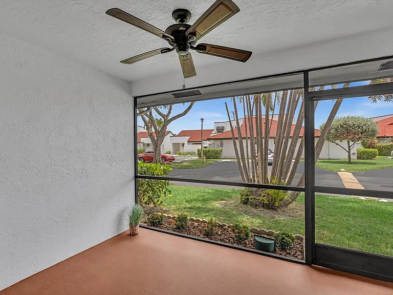 299 NW 36th Ave — Photo 41