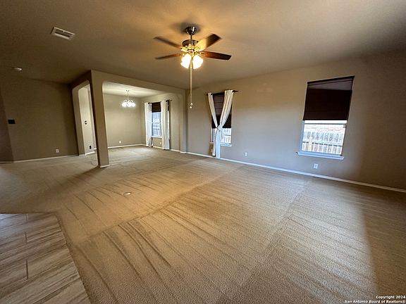 4th image of 2612 Cloverbrook Ln