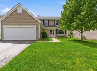 570 W Camden Ln, South Elgin, IL 60177