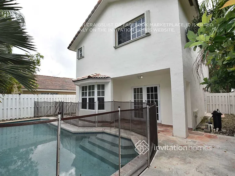 621 SW 176th Ave — Photo 7