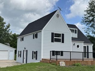 409 12th Ave NW, Hampton, IA 50441