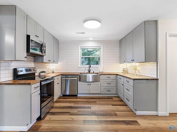 3rd image of 11242 Hillwood Dr SE
