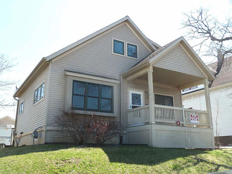 1st image of 734 S 39th St
