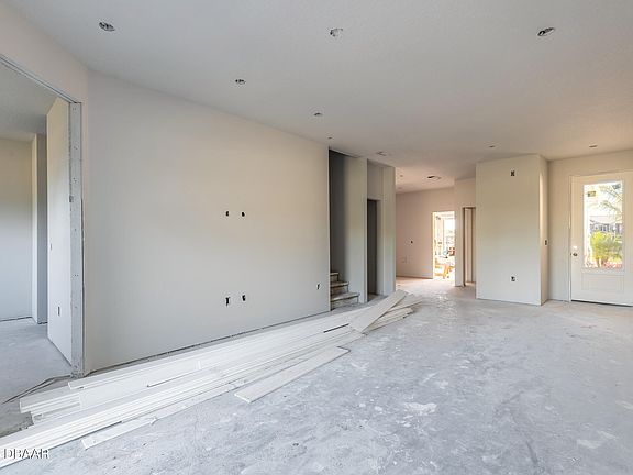 4th image of 3044 Isles Way
