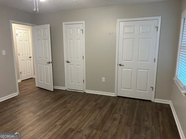 307 N Church St APT B1, Dublin, GA 31021