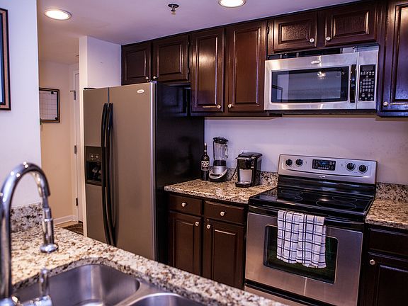 3rd image of 3481 Lakeside Dr NE APT 602