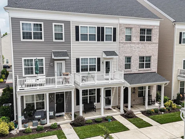 127 Gaslight Aly, Bensalem, PA 19020