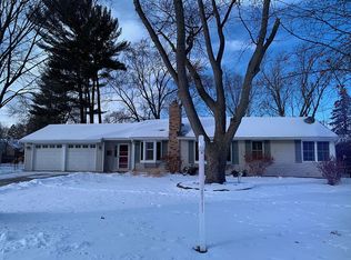 114 Holly Rd, Hopkins, MN 55343
